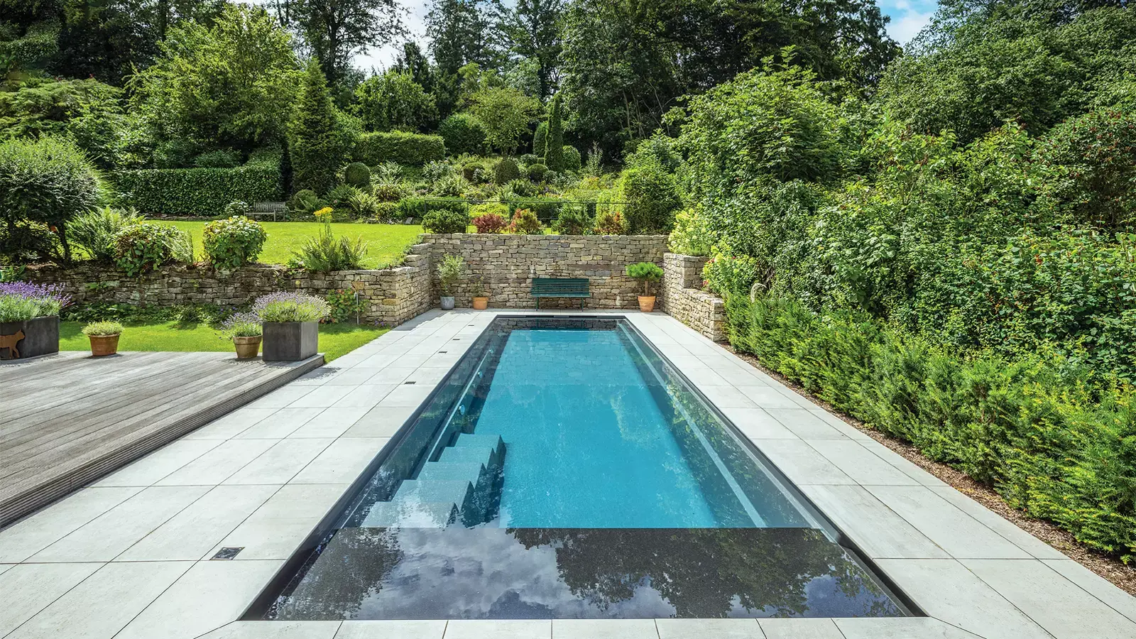 The Linear™ with Cover, a fiberglass pool design manufactured by Leisure Pools